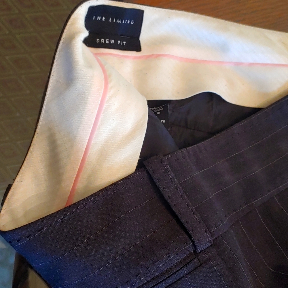 The limited Drew Fit wide legs dress pants